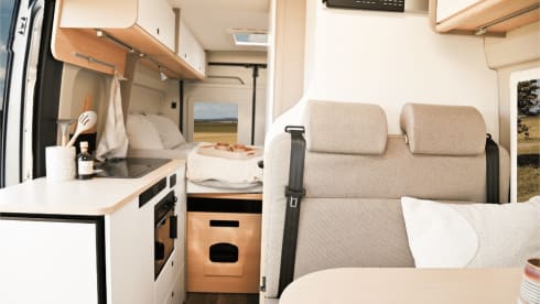 Iona – Auto-Trail Expedition 2025/26 (Automatik)