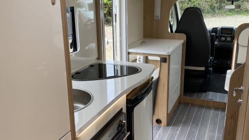 Discovery  – Discovery - 5 berth motorhome