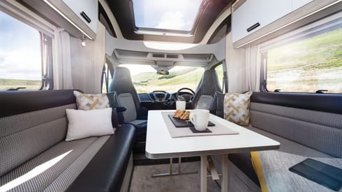 Autotrail F60 – Motorhome – Sleeps 4 – Travels 4