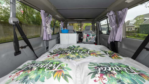 Tropical - Cozy and robust VW T4 multivan with sleeping roof
