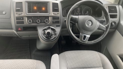 Hayes – LWB 4 Berth VW Transporter with 'king size' bed & pop top