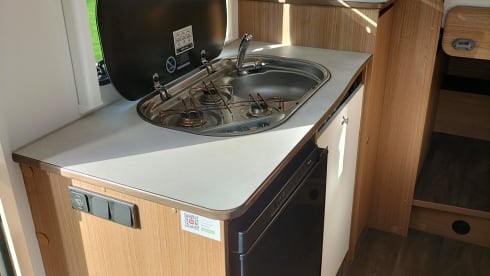Vannie – From 2022!! - Brand new 2-person camper - Carado V337  