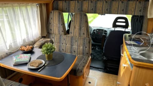 6p Peugeot alcove from 2003