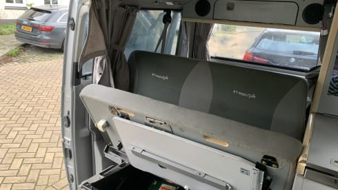 4p Volkswagen T4 camper