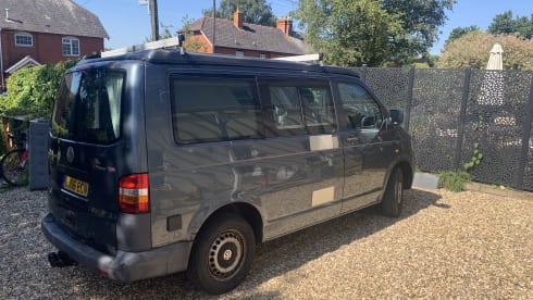 Bertha – 4 berth Volkswagen bus 