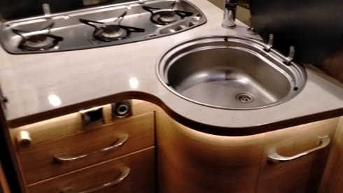 Freedom on wheels! Luxurious spacious motorhome with all amenities