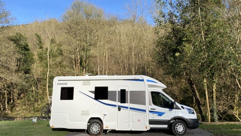 Arnold Rimor – Automatic Rimor EVO 2023 with 4 bike rack and awning
