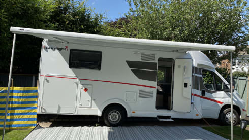Roxy – Enjoy your holiday in our wonderful motor home.