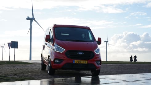 Ford Nugget uit 2021 – Travel in Red
