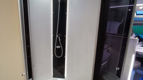 Luxuriously equipped 4-person Chausson