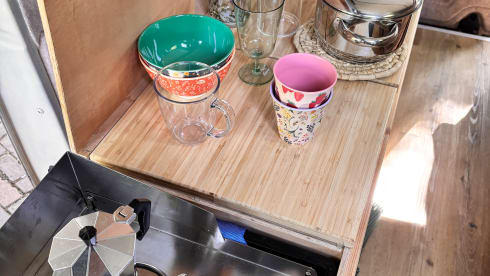 Blue – 2p Renault campervan uit 2008