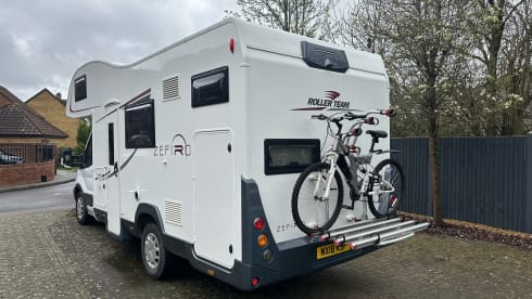 Frankie –  Frankie 6 berth Roller Team 