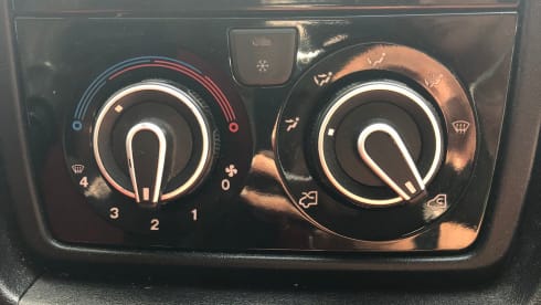 Billy – On an adventure with our converted camper bus (Fiat Ducato 2013 3p))