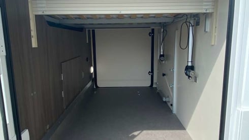 SimplyTheBest – 5p (4+1) McLouis semi-integrated 2024 Peugeot 165PK