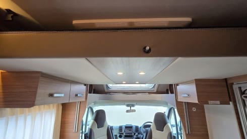 YN25 AOP – Weinsberg CaraSuite 700 ME 4 Berth