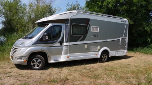 3p Dethleffs T 6700 half integral, from 2012
