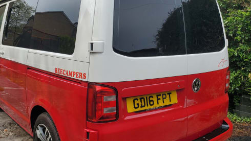 Carleys camper – 4 berth Volkswagen bus from 2016