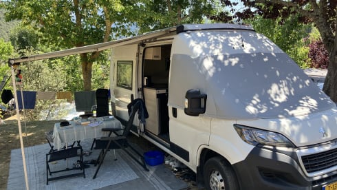 Meijpol bus – Bus camper with lifting roof 