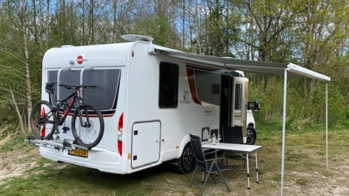 Luxurious & beautiful Bürstner 4 persons from 2019 ZGAN