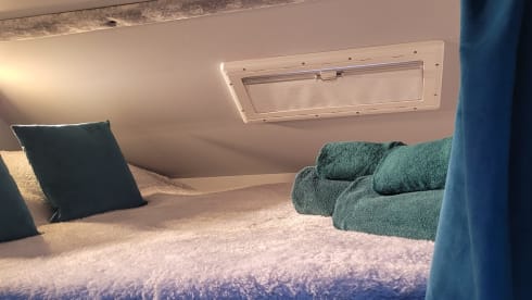 Family Mercedes  Rimor 6berth/6belt Motorhome Hire  – 6 berth Mercedes-Benz Rimor