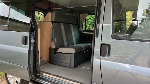 Nugget – 4p Ford campervan from 2005