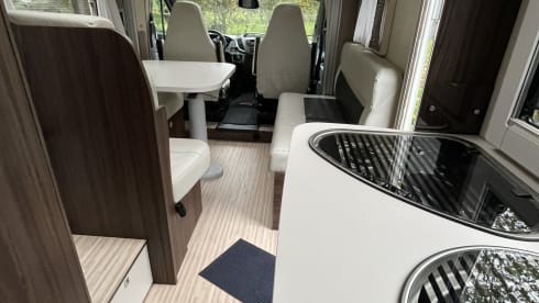 Sanssouci – 4p Benimar semi-integrated from 2018