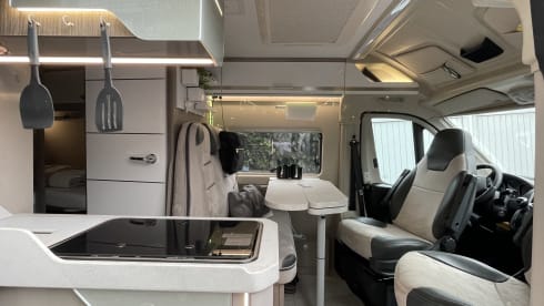Challenger V217 Premium Edition
