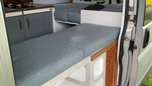 Ozzy – Stylish newly fitted 3 berth MWB camper 2016 Peugeot Boxer 