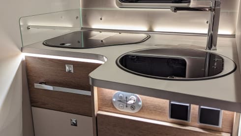 Globi II – Top-maintained semi-integrated with lots of equipment for the family