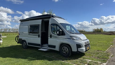 Nr. 1 Carado 'Just Go'  Automaat – Avontuurlijke buscamper, nieuw uit 2025 en helemaal compleet uitgerust.