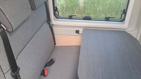 TalisIVIan – Peugeot bus 6m40 from 2025 - 2 persons