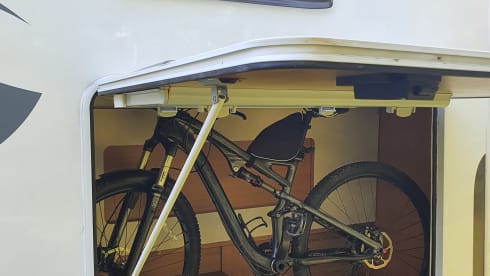Frankie G – Frankie is our beautiful & flexible 6 berth Motorhome.