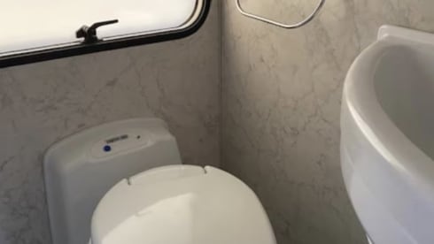 Elnagh alcove camper for 6 people 