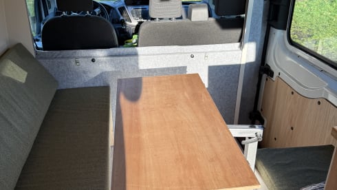 Omgebouwde (2025) offgrid bus