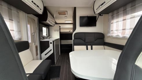 Superdeluxe Motorhome Automaat met krachtige motor