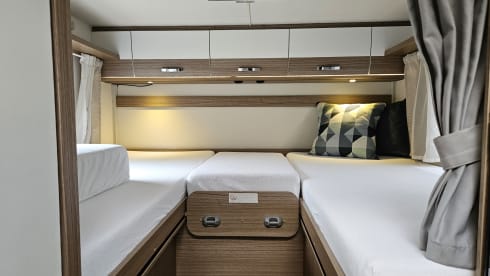Carado T338 (splinternieuw!!) – Luxurious and fully equipped camper with length beds. Ultimate Freedom! 