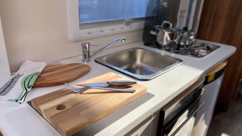 Berty – Luxuriöses modernes und geräumiges Wohnmobil mit 6 Schlafplätzen