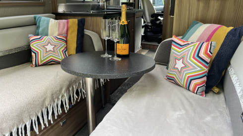 Bumble  – 4 berth Swift Select 184