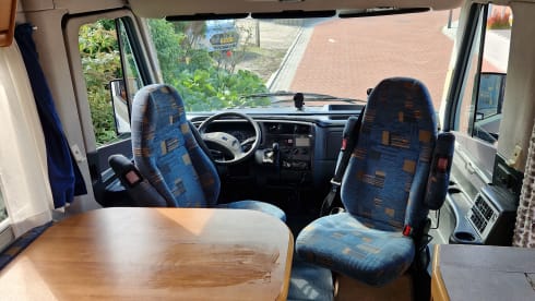 Knausie – 2p Volkswagen bus from 2012