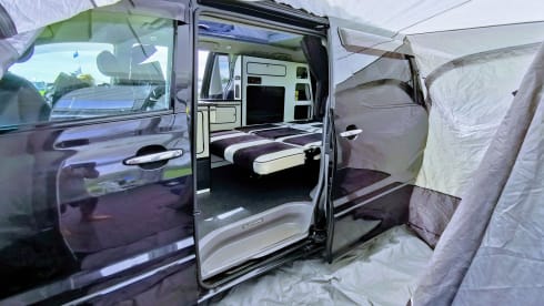 A Beautiful Escape – Luxury Automatic Toyota 4 berth, 5 seat, insurance included