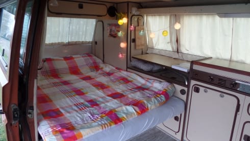 Choco! – Chocolate! Retro holiday bus for the ultimate road trip!