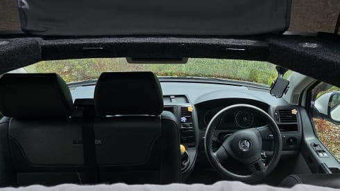 Lizzy the camperess  – 4 berth Volkswagen campervan from 2012