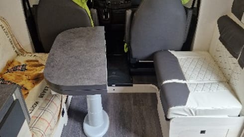 Bijou – 4p Chausson semi-integrated from 2022