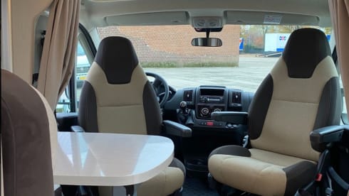 Schink – 5p Fiat semi-integrated uit 2021