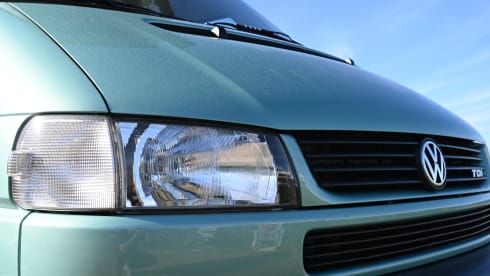 Kareltje – 4p Volkswagen campervan uit 1998