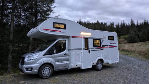 6 berth Ford Rollerteam 675