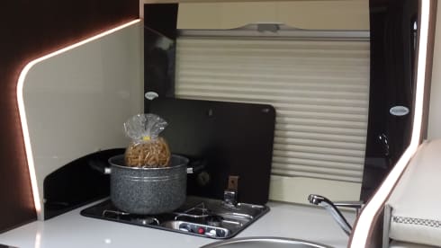 Max – Travel pleasure and freedom rent: mobile home for 5 people