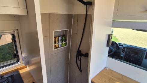 Mercedes sprinter zelfbouwcamper