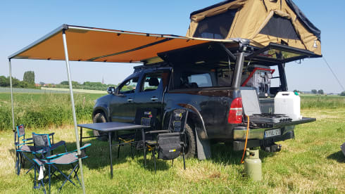 Lizette – Toyota Hilux Overlander