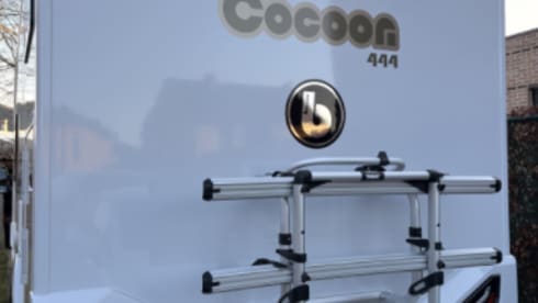 White pearl – 5p Ford semi-integrated uit 2026